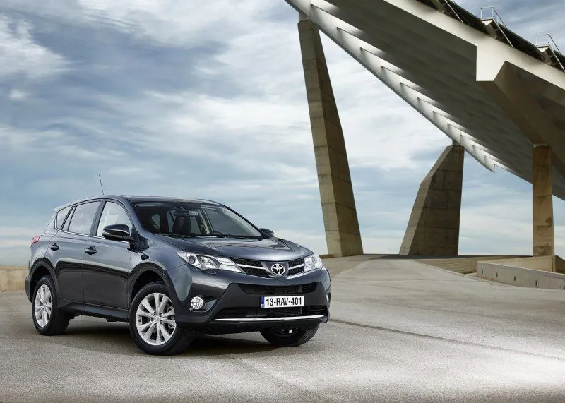 Toyota RAV4 IV