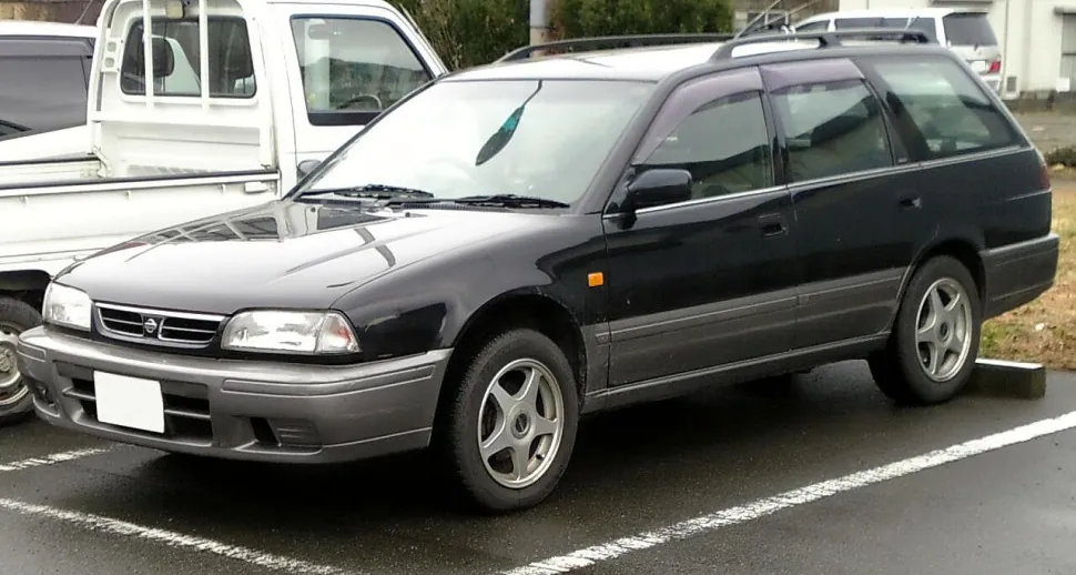 Nissan Avenir (W10)