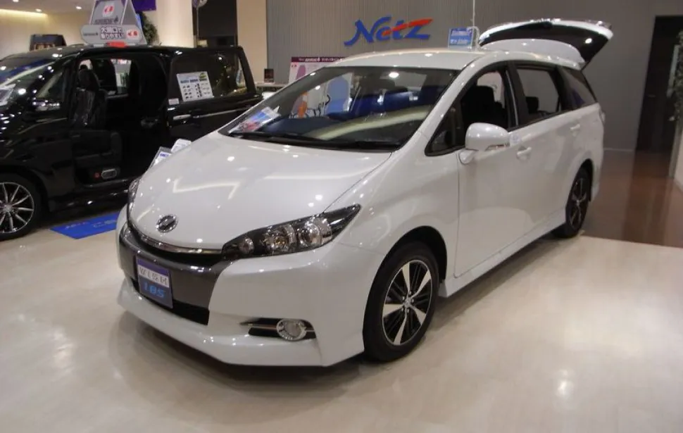 Toyota Wish II (facelift 2012)