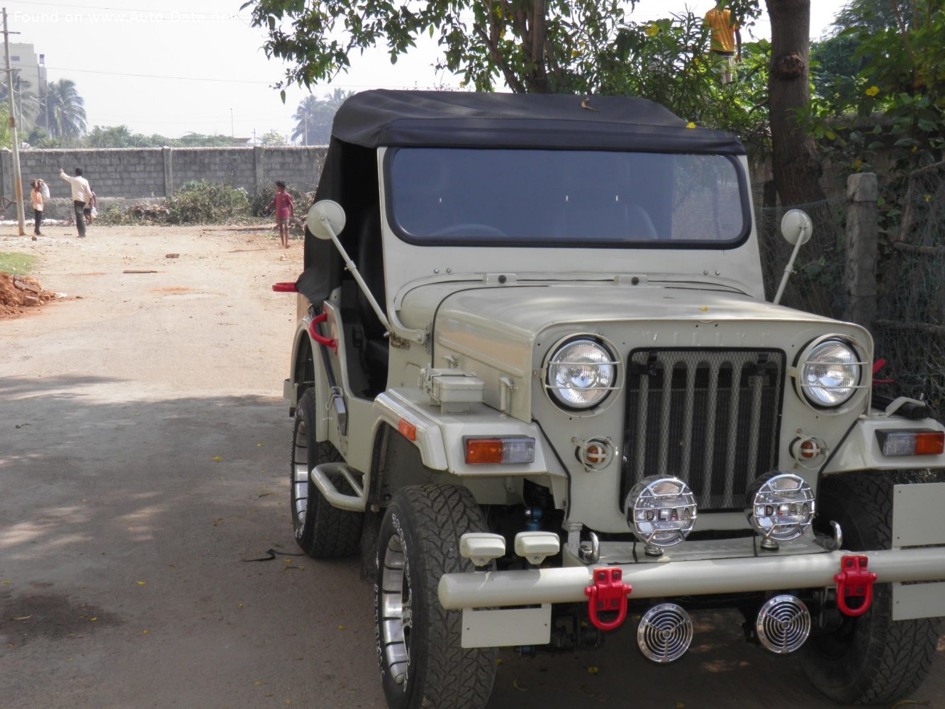 Mahindra CJ 3