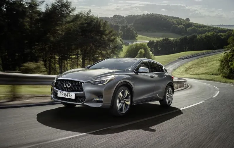 Infiniti Q30