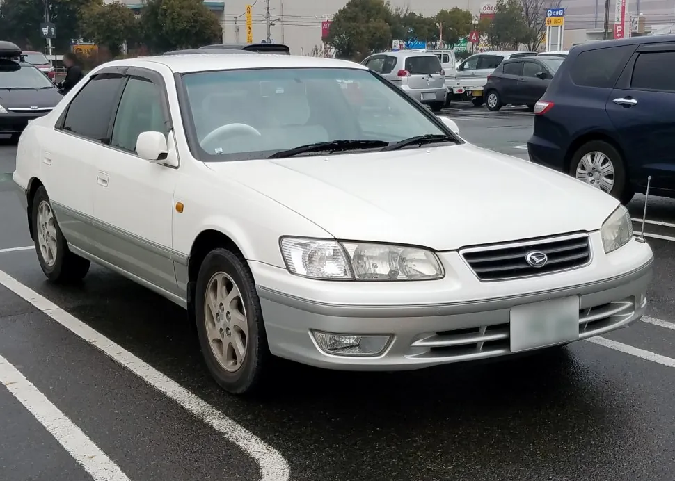 Daihatsu Altis
