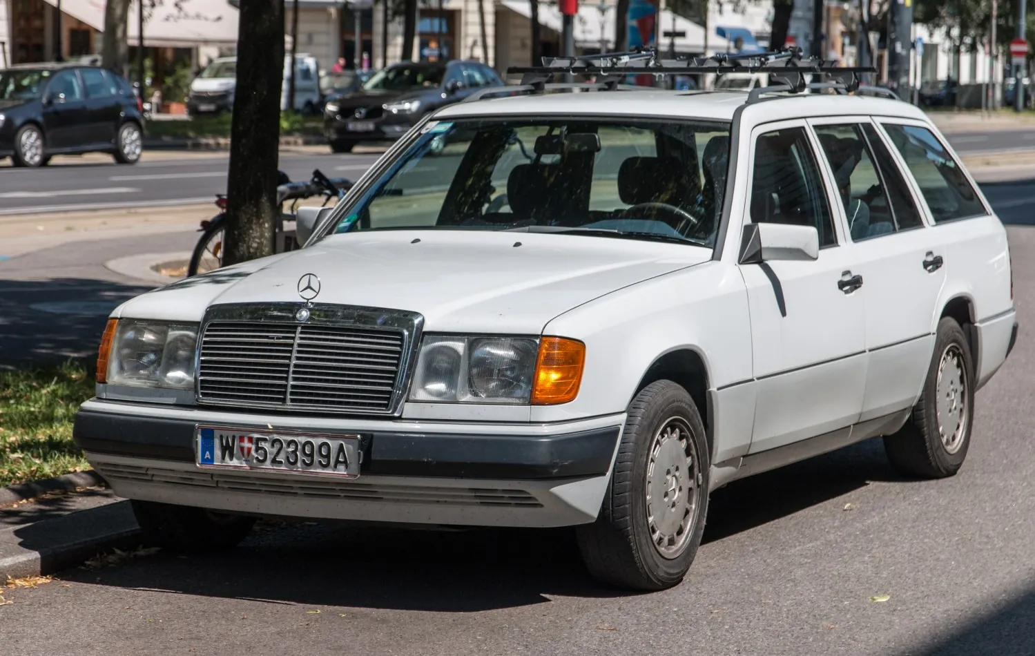 Mercedes-Benz S124 (facelift 1989)