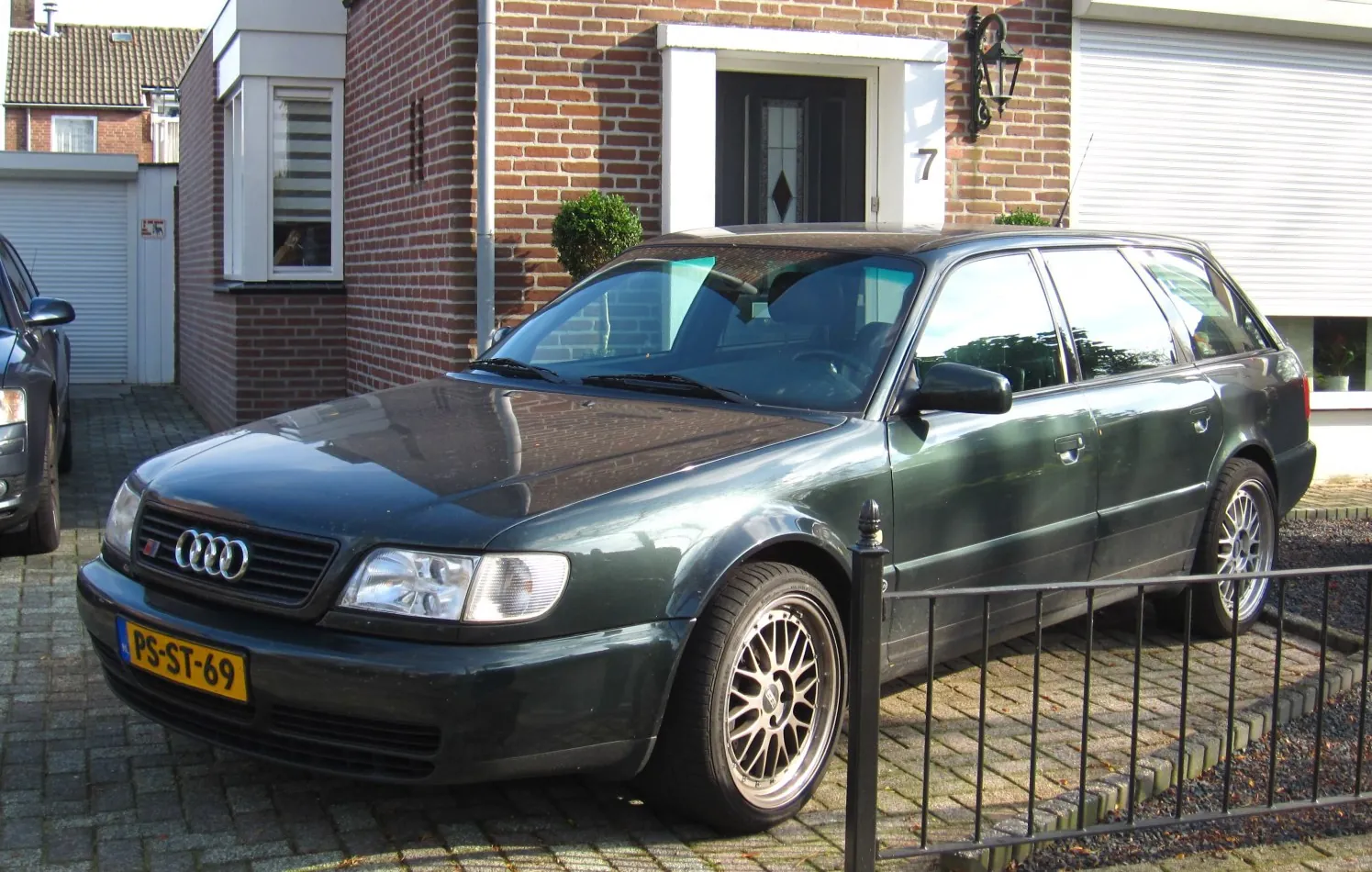 Audi S6 Avant (4A,C4)