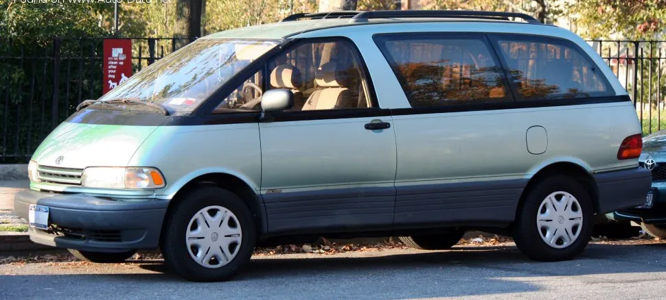 Toyota Previa (CR)