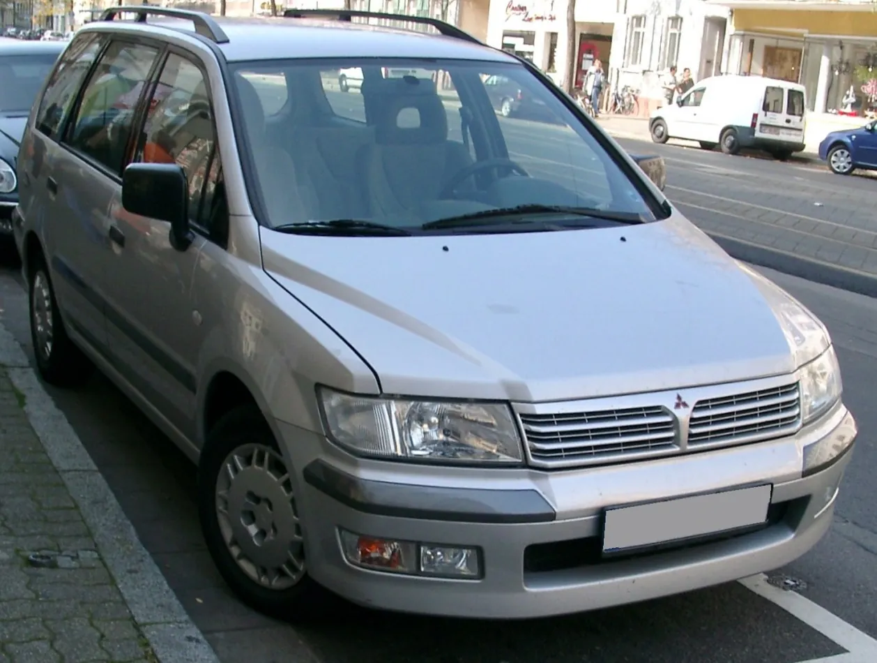 Mitsubishi Space Wagon III