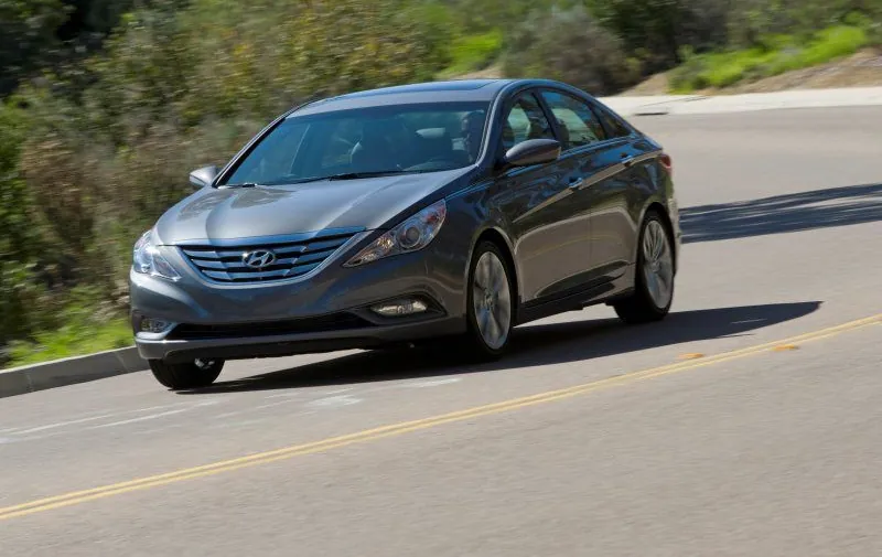 Hyundai Sonata VI (YF)