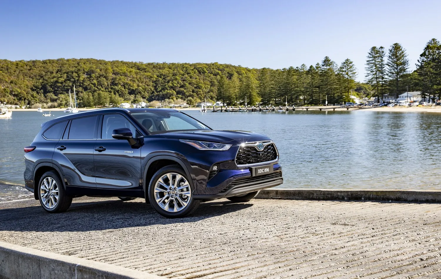 Toyota Kluger IV