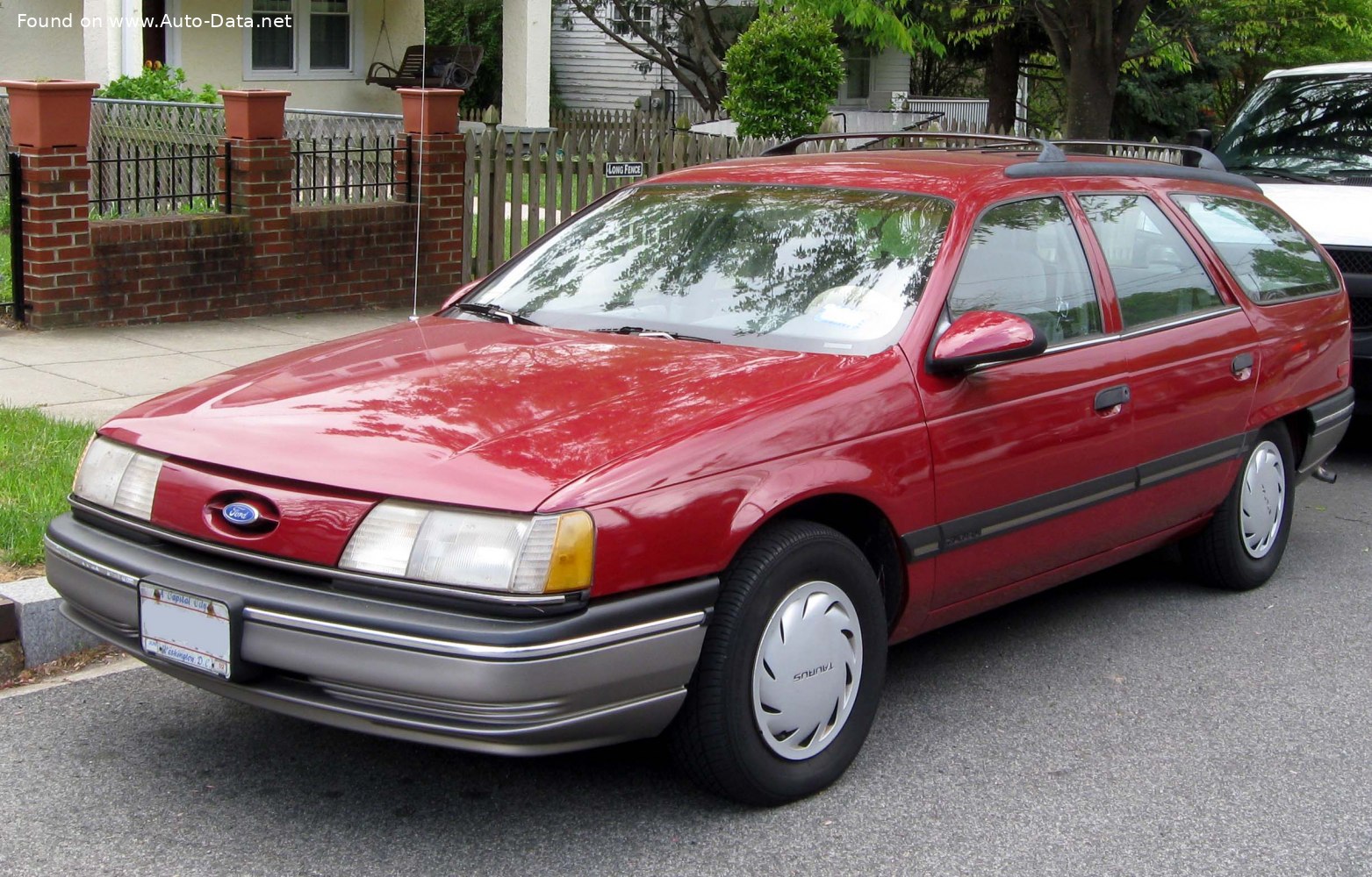 Ford Taurus I Station Wagon