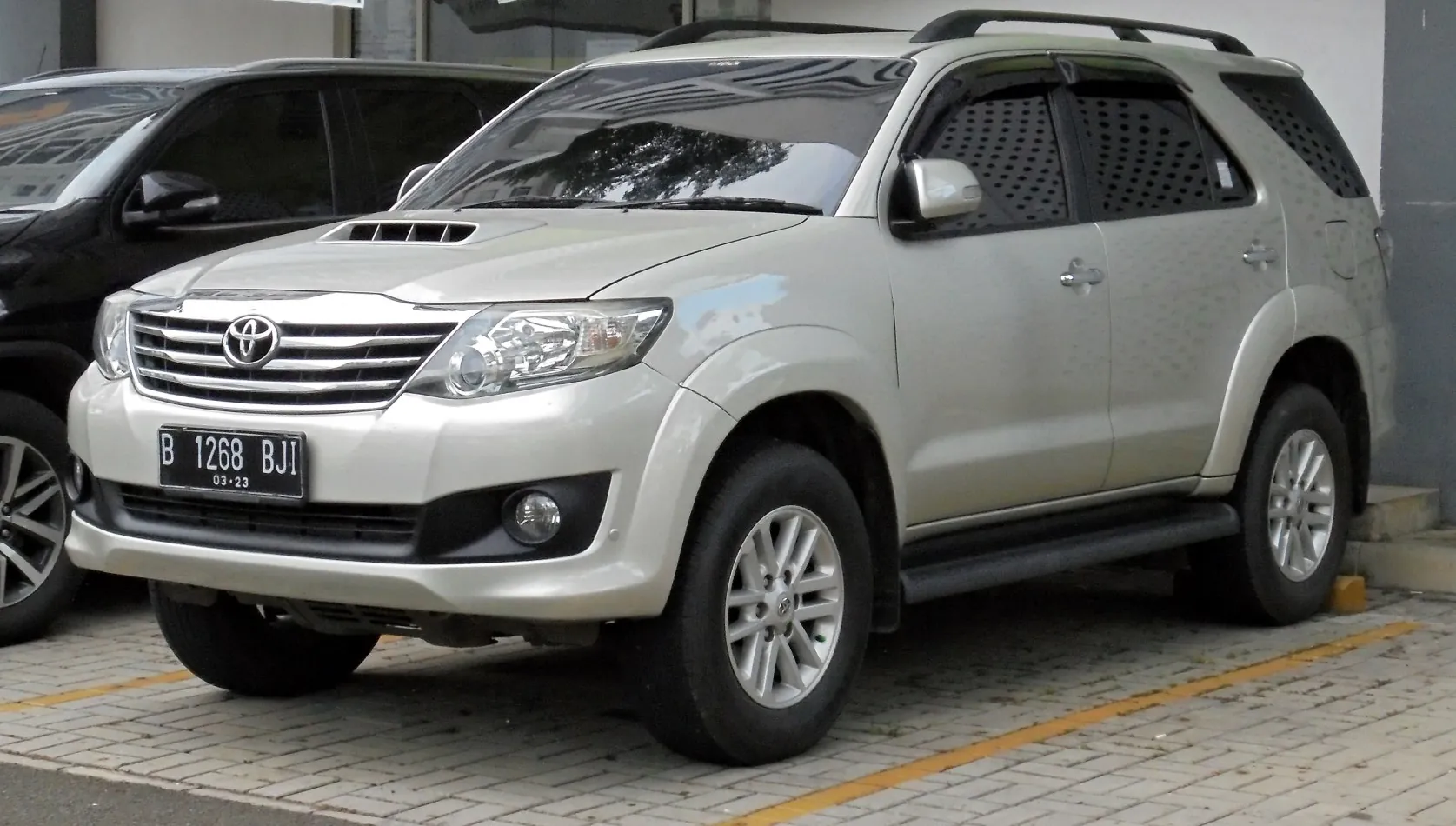 Toyota Fortuner I (facelift 2011)