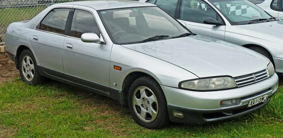 Nissan Skyline IX (R33)