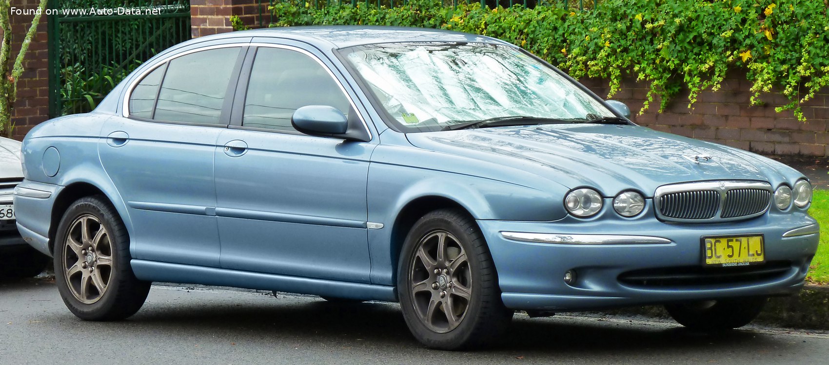 Jaguar X-type (X400)