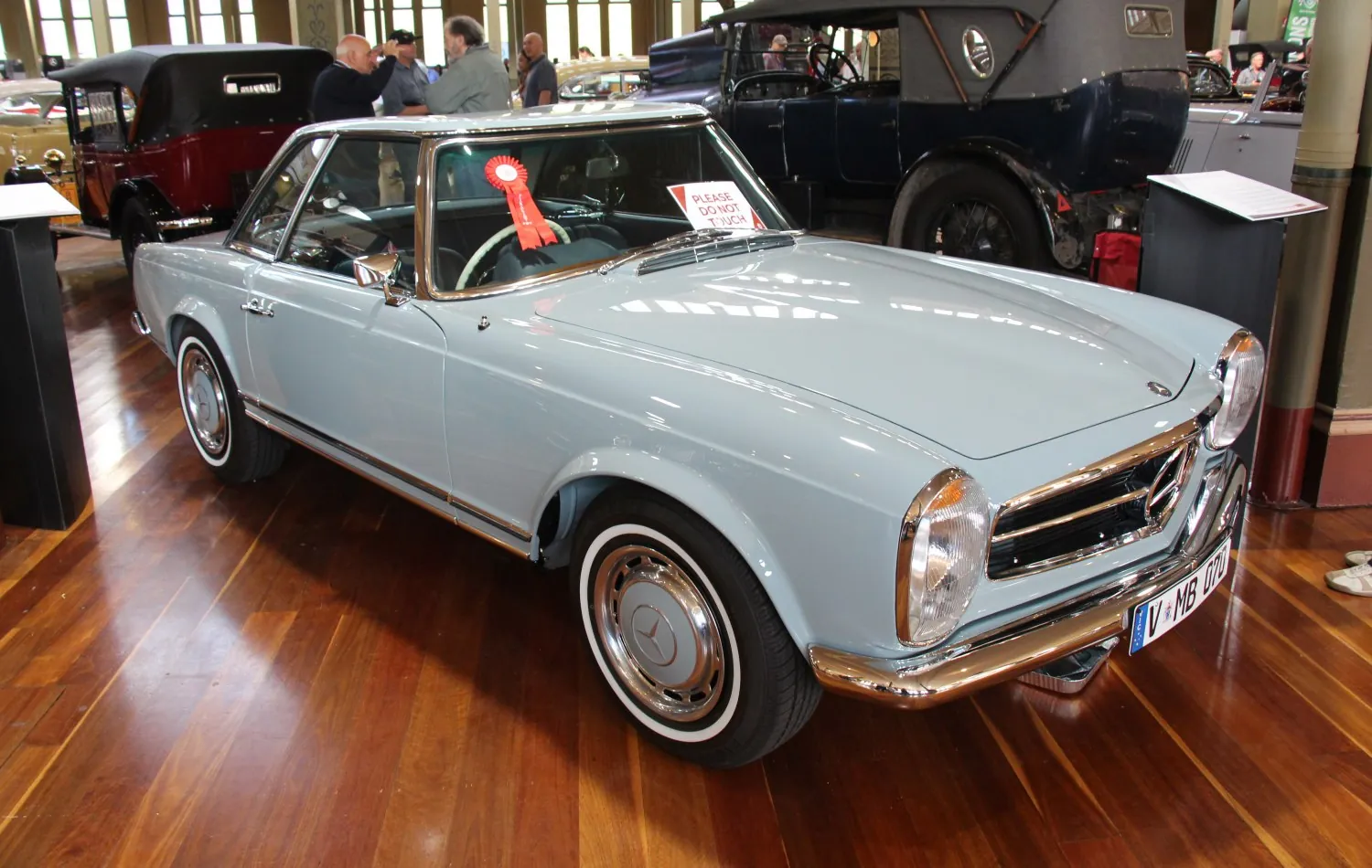 Mercedes-Benz SL Coupe (W113)