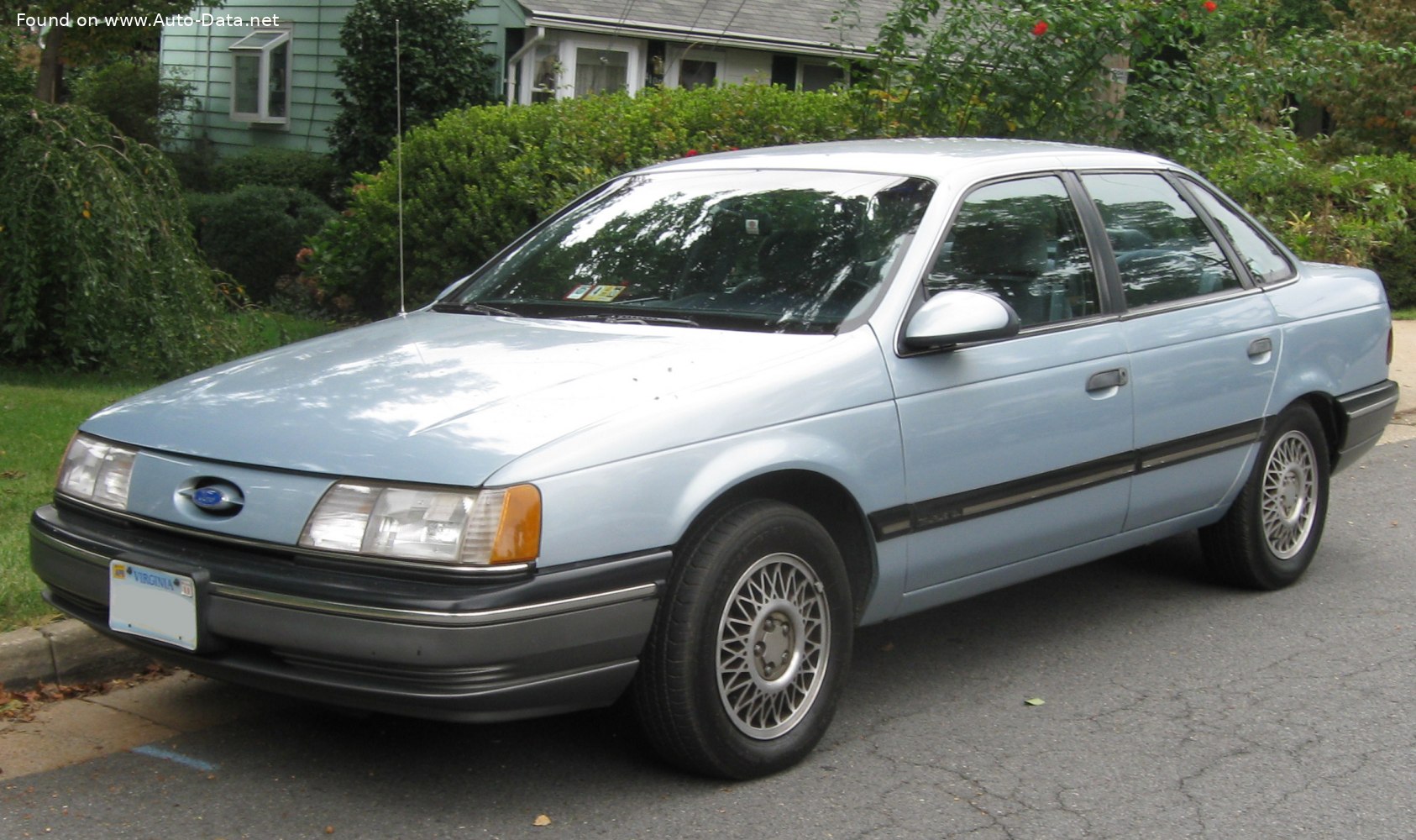 Ford Taurus I