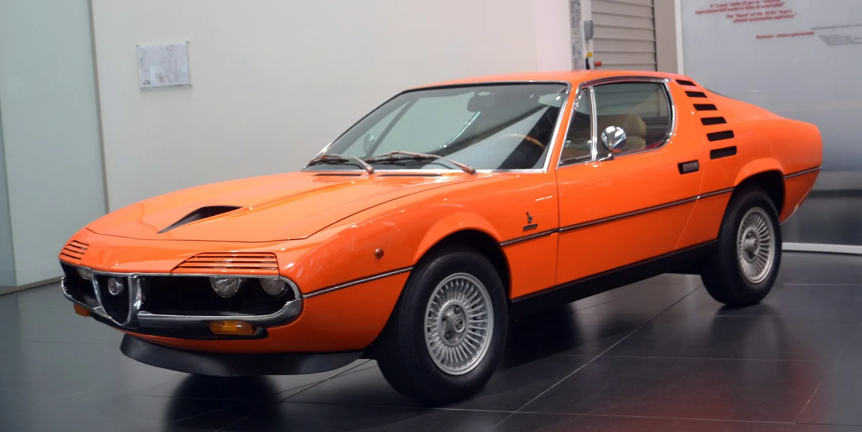 Alfa Romeo Montreal