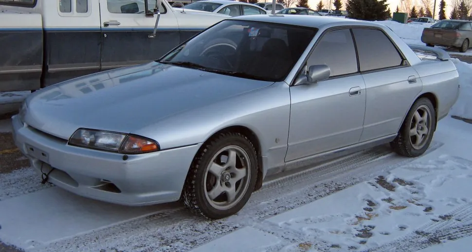 Nissan Skyline VIII (R32)