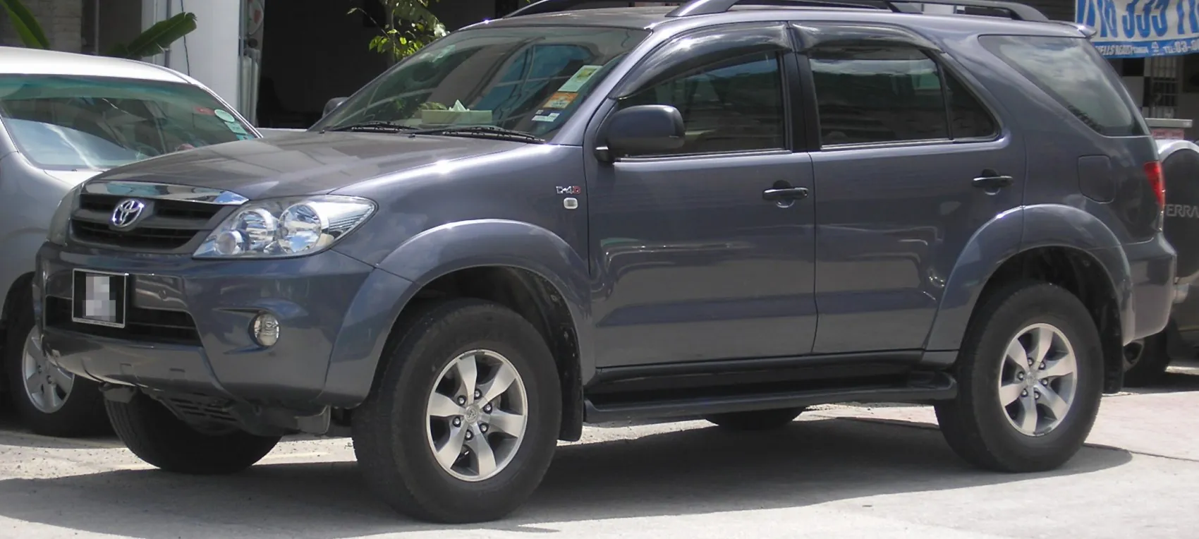 Toyota Fortuner I