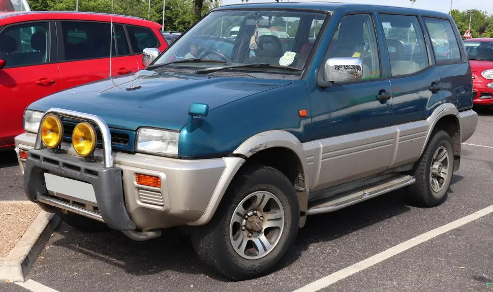 Nissan Mistral (R20) 5D