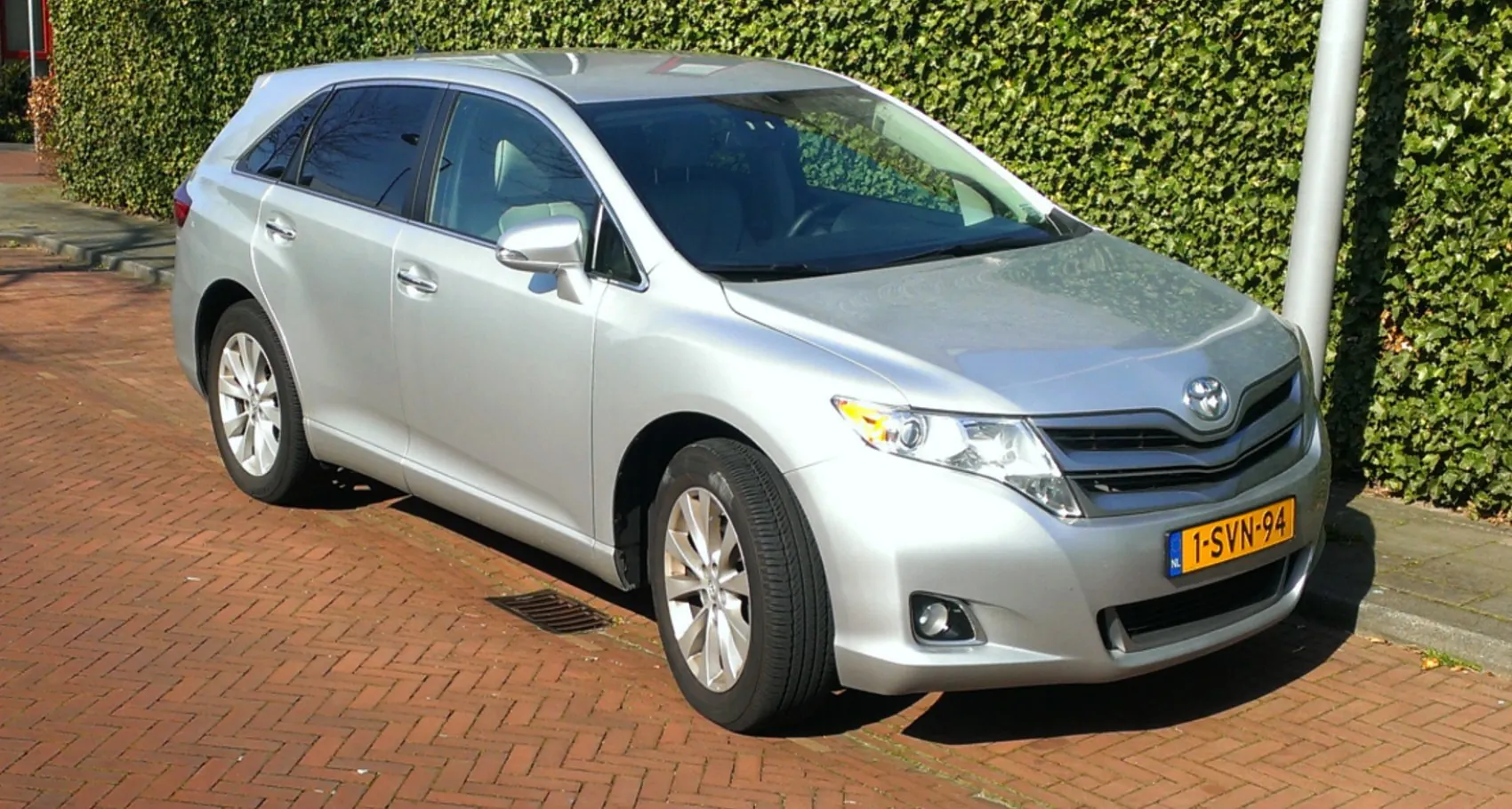 Toyota Venza I (AV10, facelift 2012)