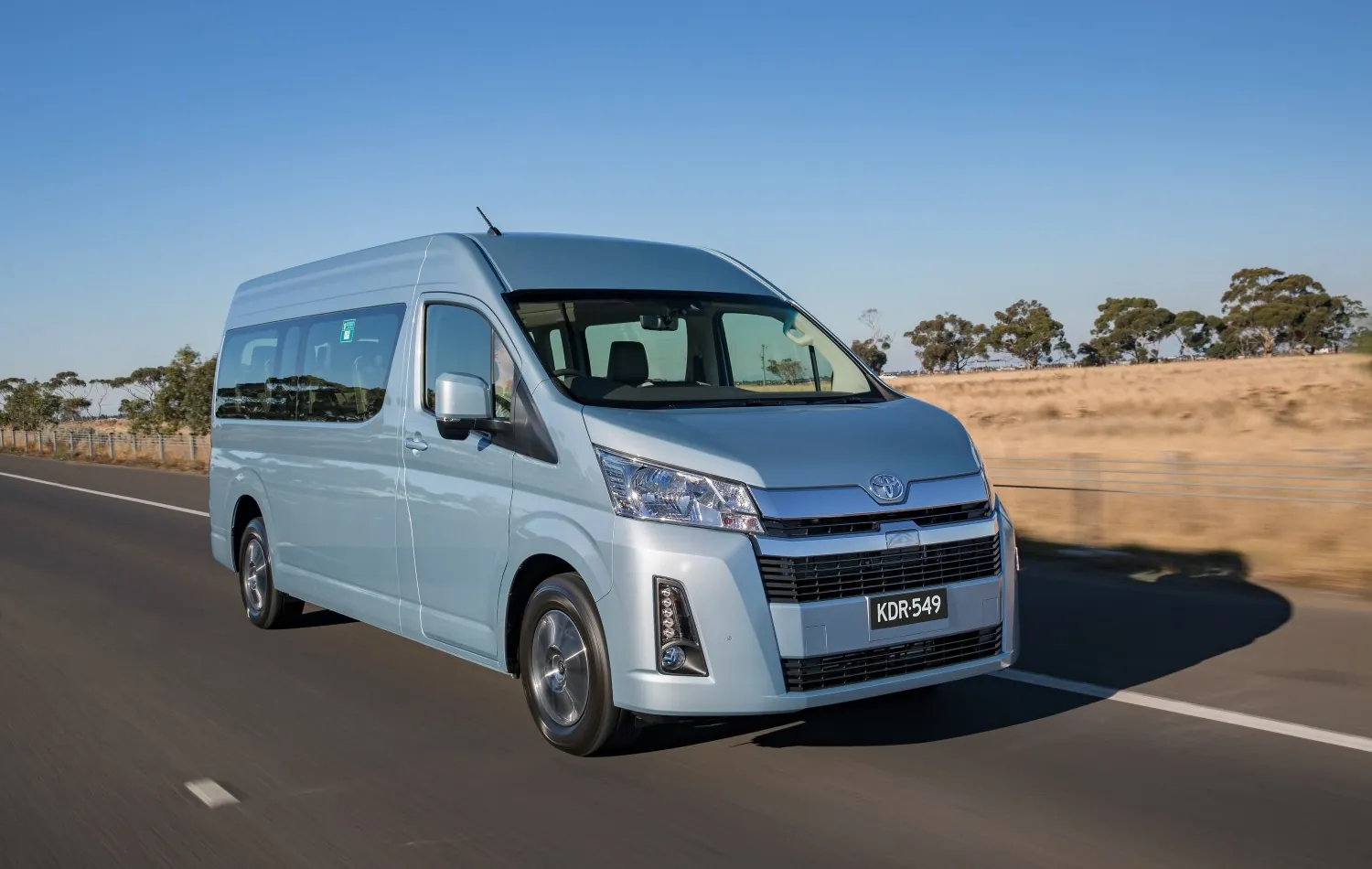 Toyota HiAce VI (H300) Commuter L2H2