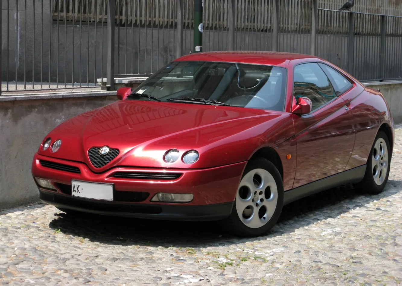 Alfa Romeo GTV (916)