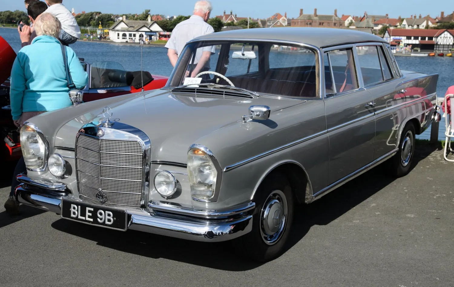 Mercedes-Benz Fintail (W112)
