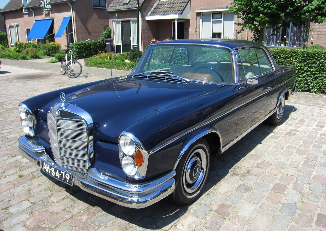 Mercedes-Benz W112 Coupe