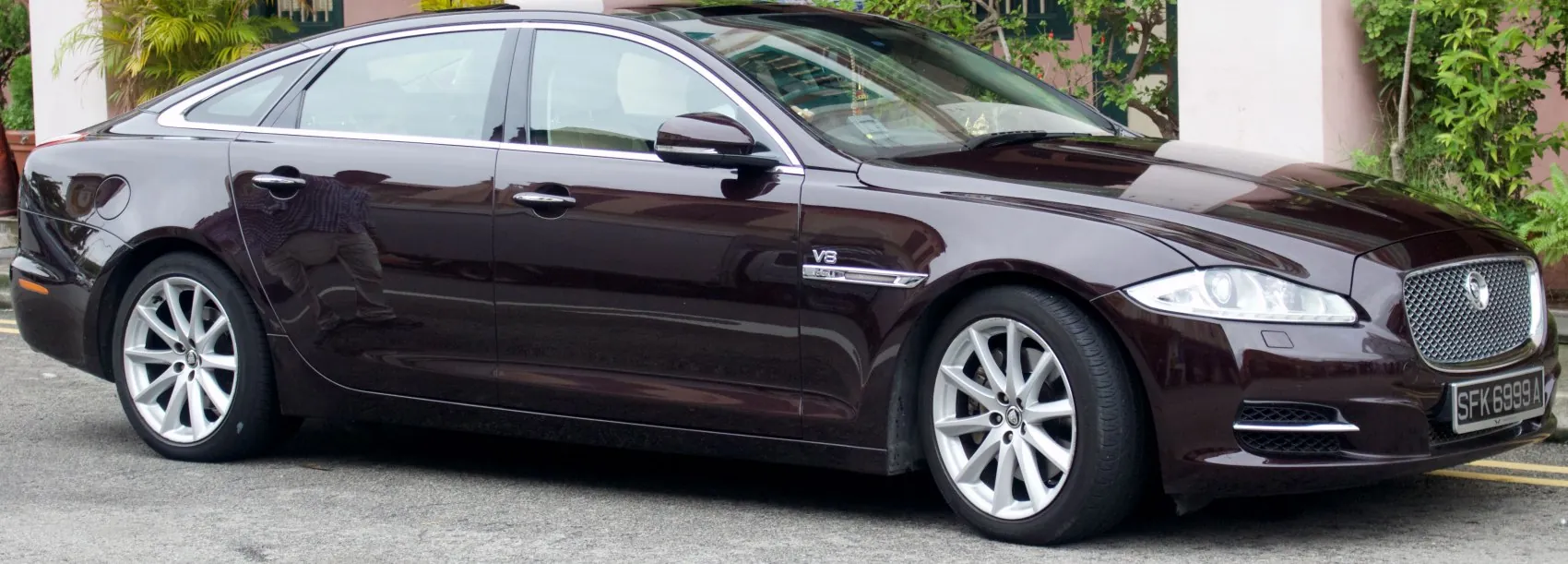 Jaguar XJ Long (X351)