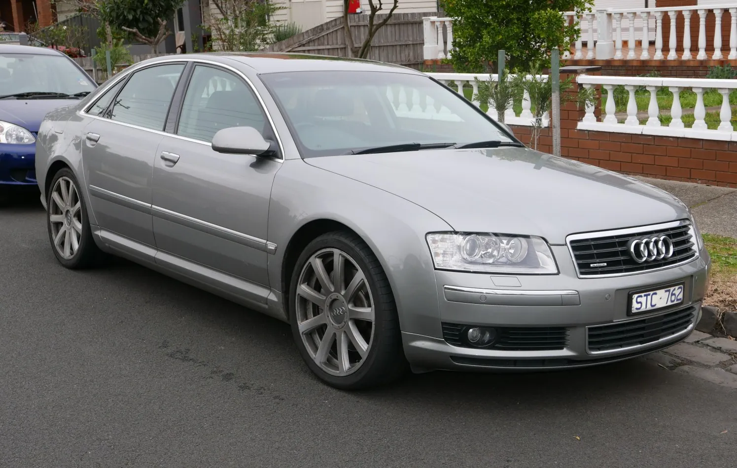 Audi A8 (D3, 4E)
