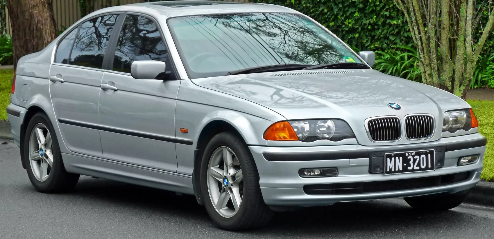 BMW 3 Series Sedan (E46)