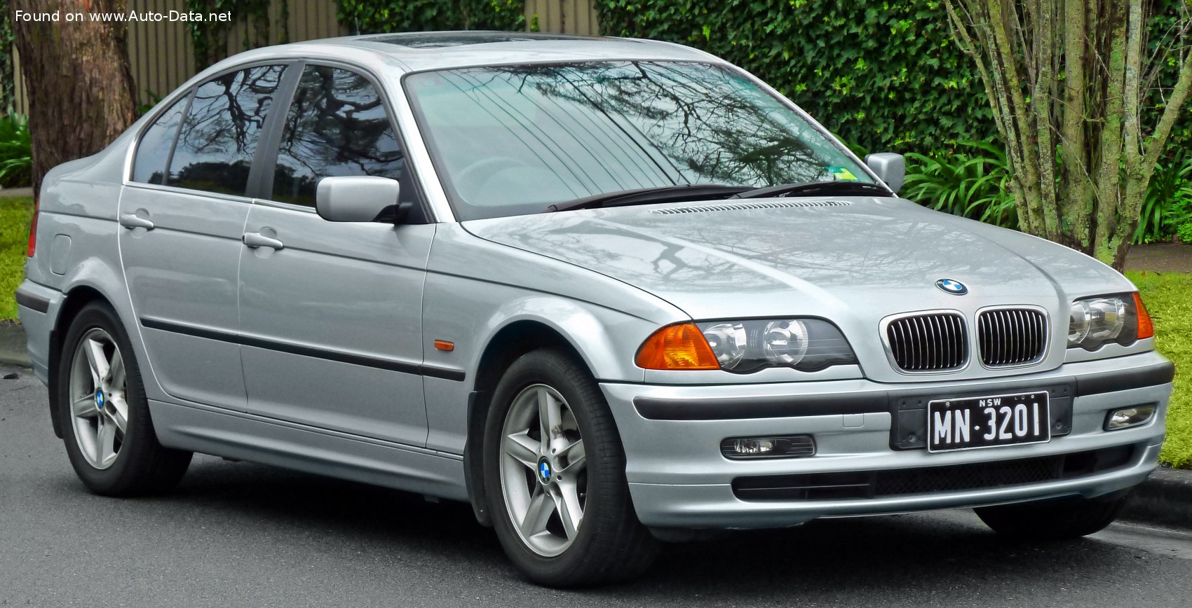BMW 3 Series Sedan (E46)