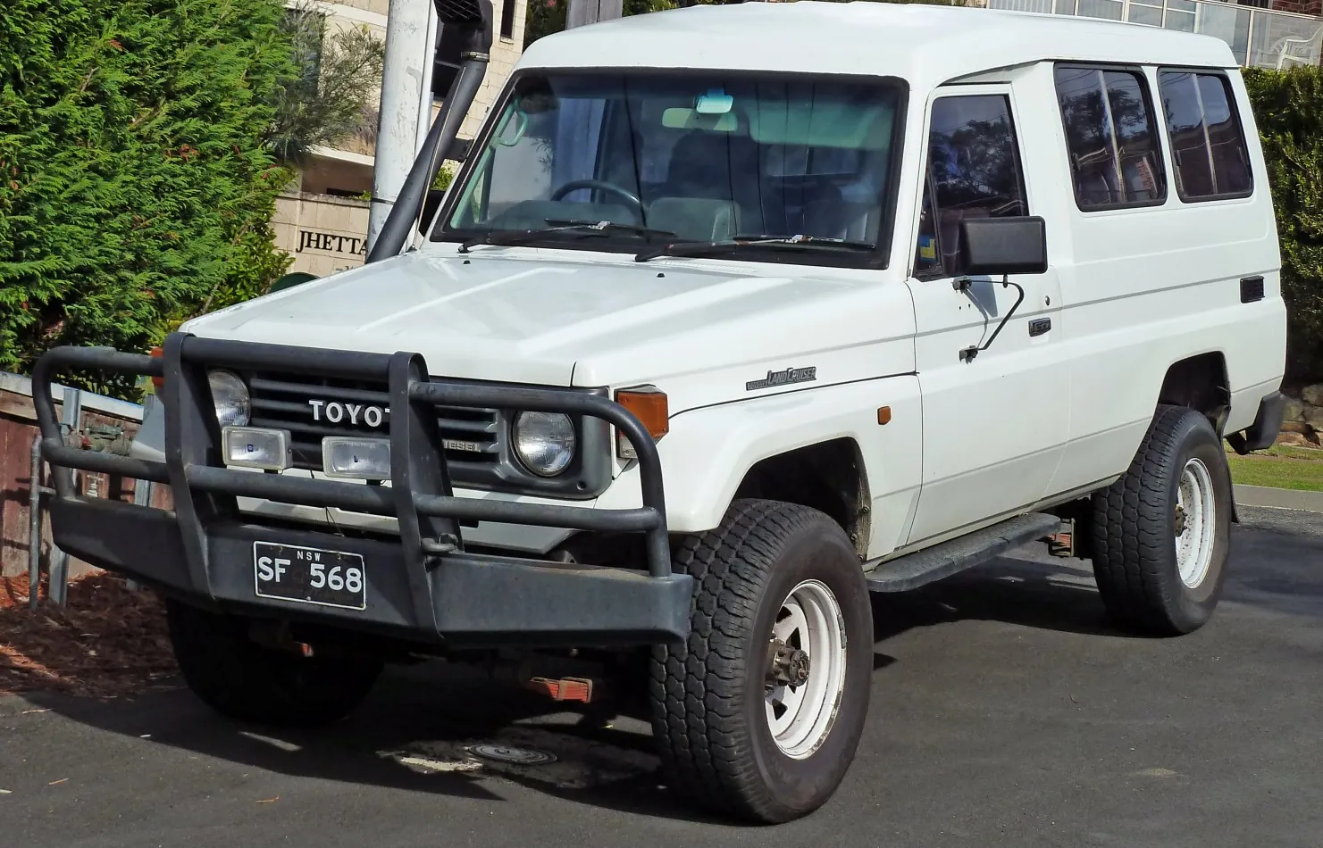 Toyota Land Cruiser (J75)