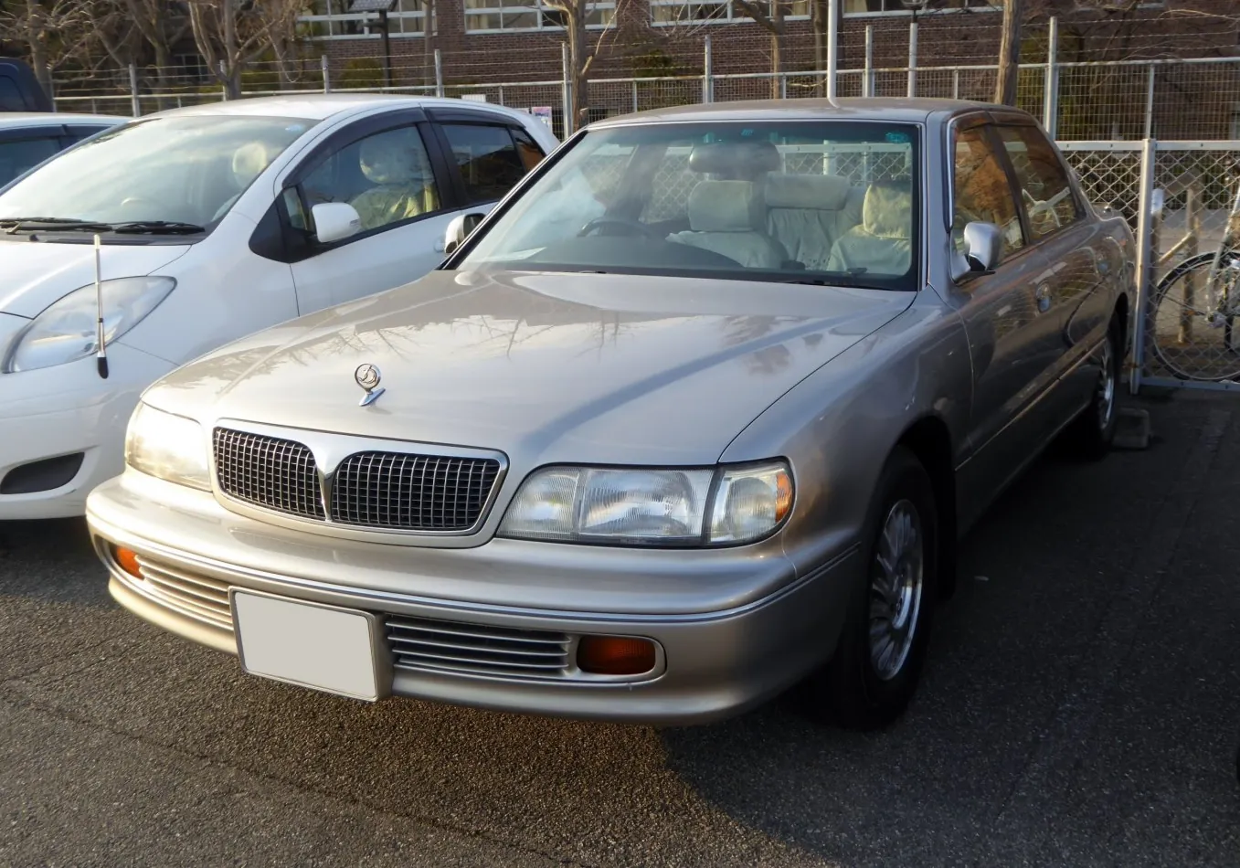 Mitsubishi Debonair (S27)