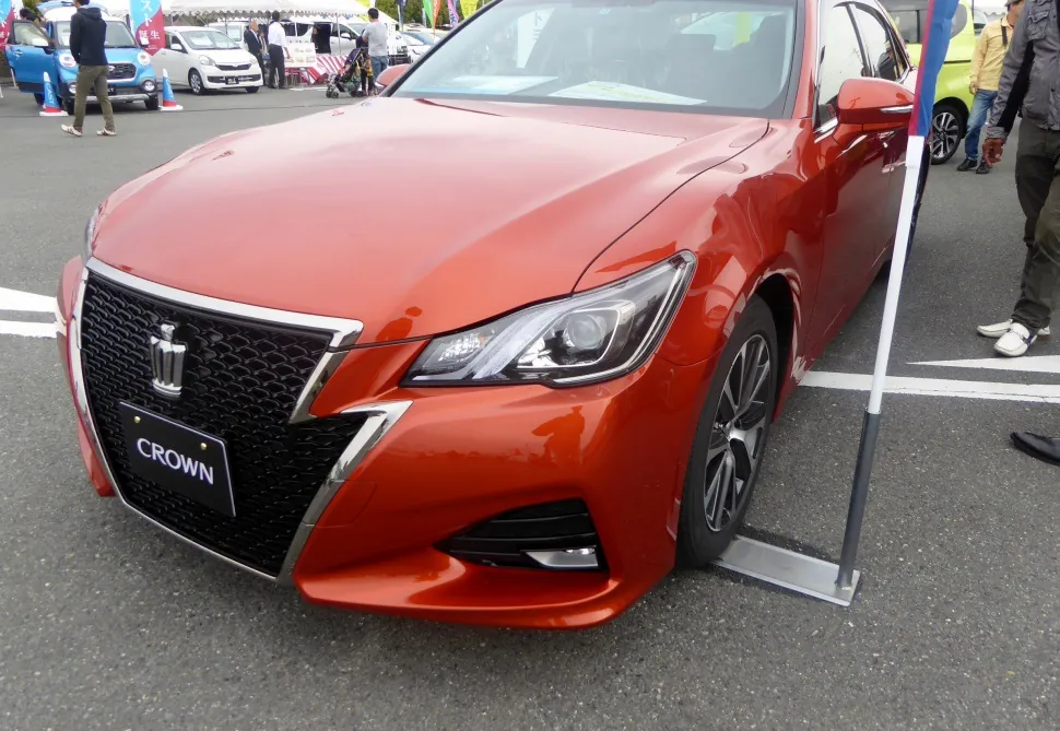 Toyota Crown XIV Athlete (S210, facelift 2016)