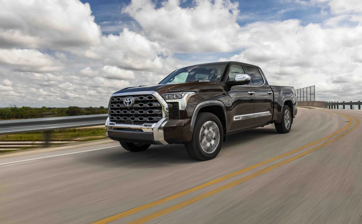 Toyota Tundra III CrewMax Standard Bed