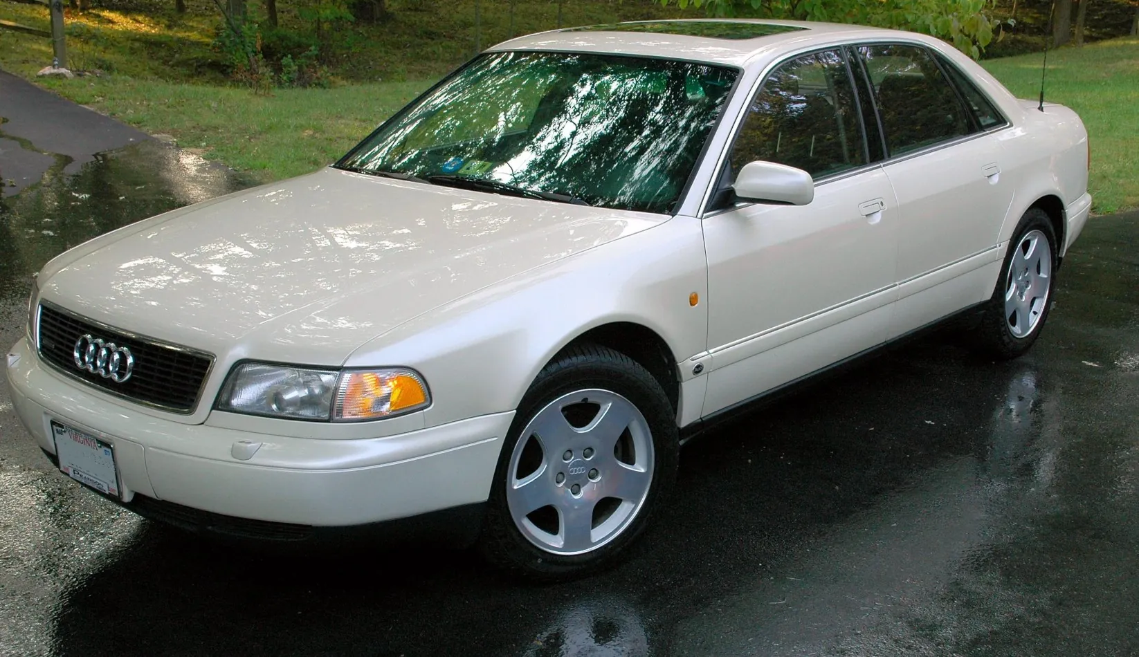 Audi A8 (D2, 4D)