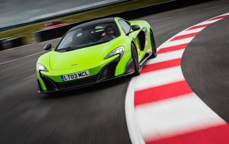 McLaren 675LT Coupe