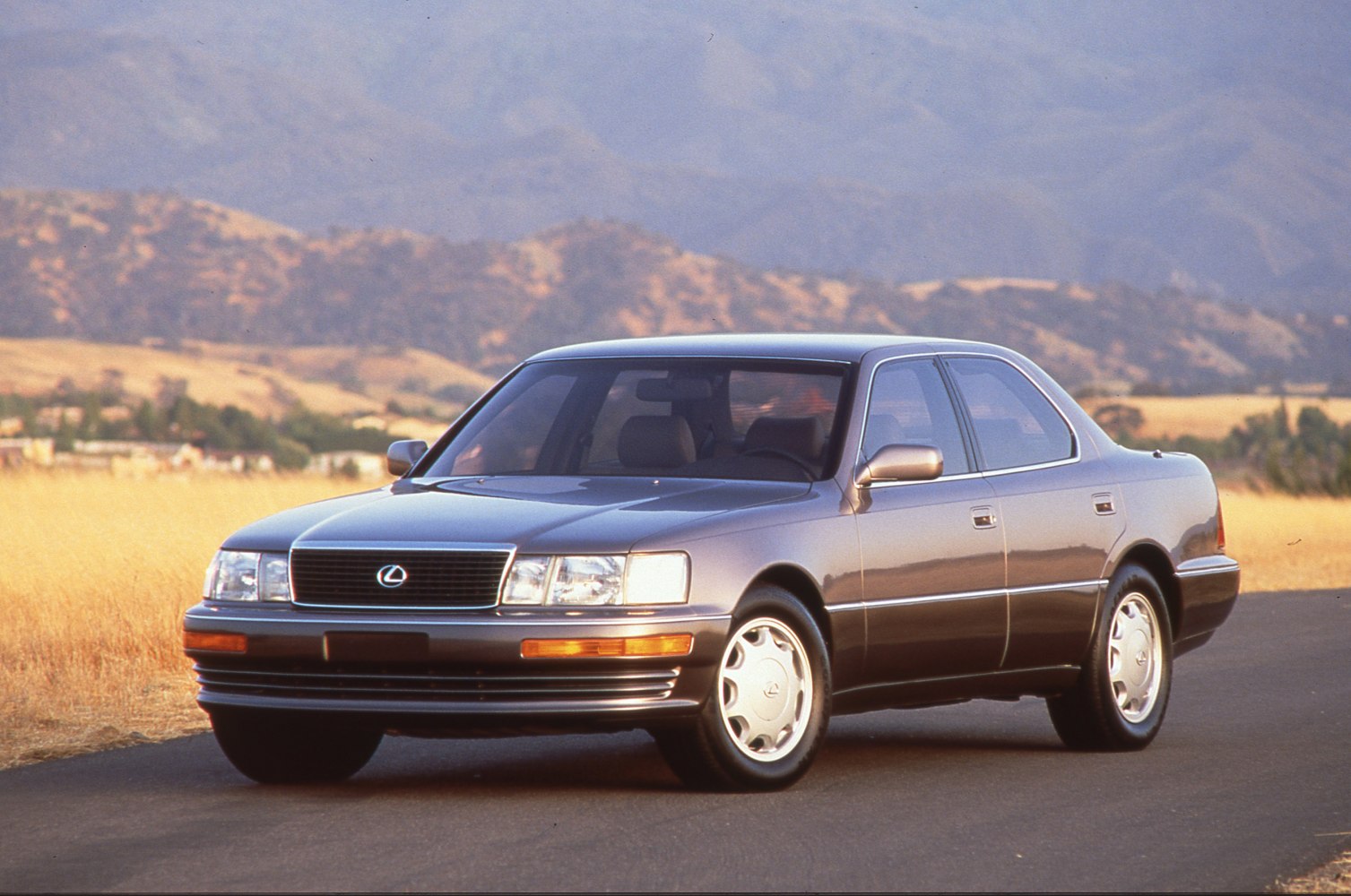 Lexus LS I (facelift 1993)