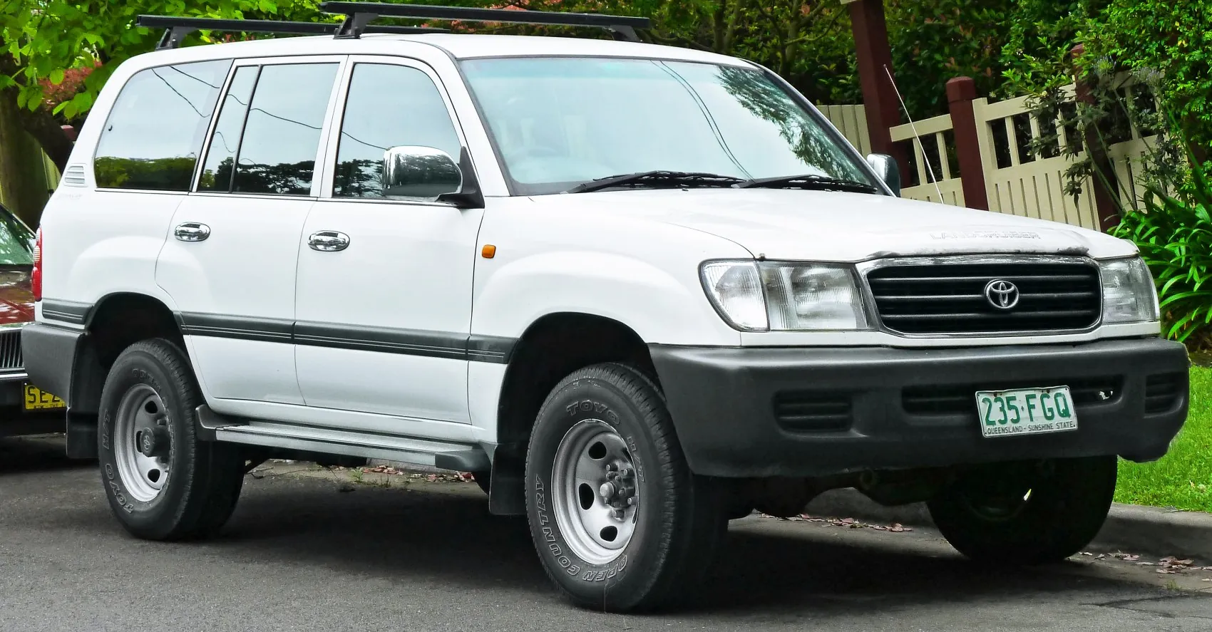 Toyota Land Cruiser (J105)
