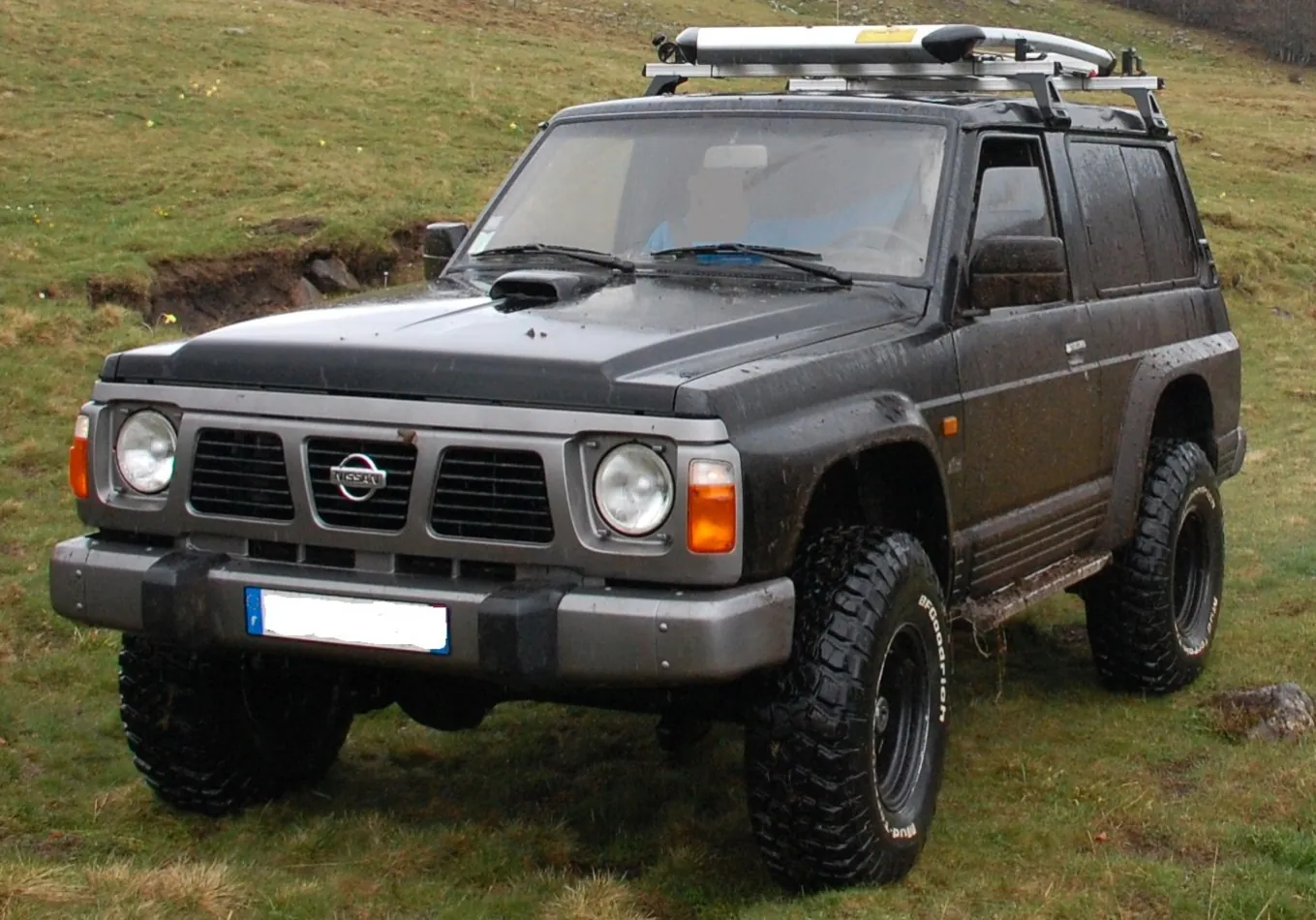 Nissan Patrol IV 3-door (Y60)