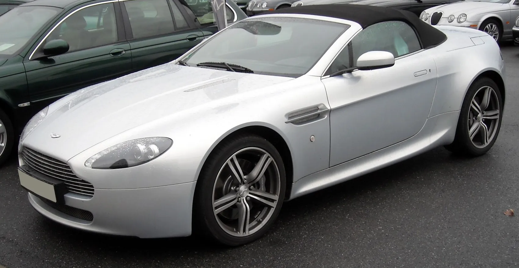 Aston Martin V8 Vantage Roadster (2005)