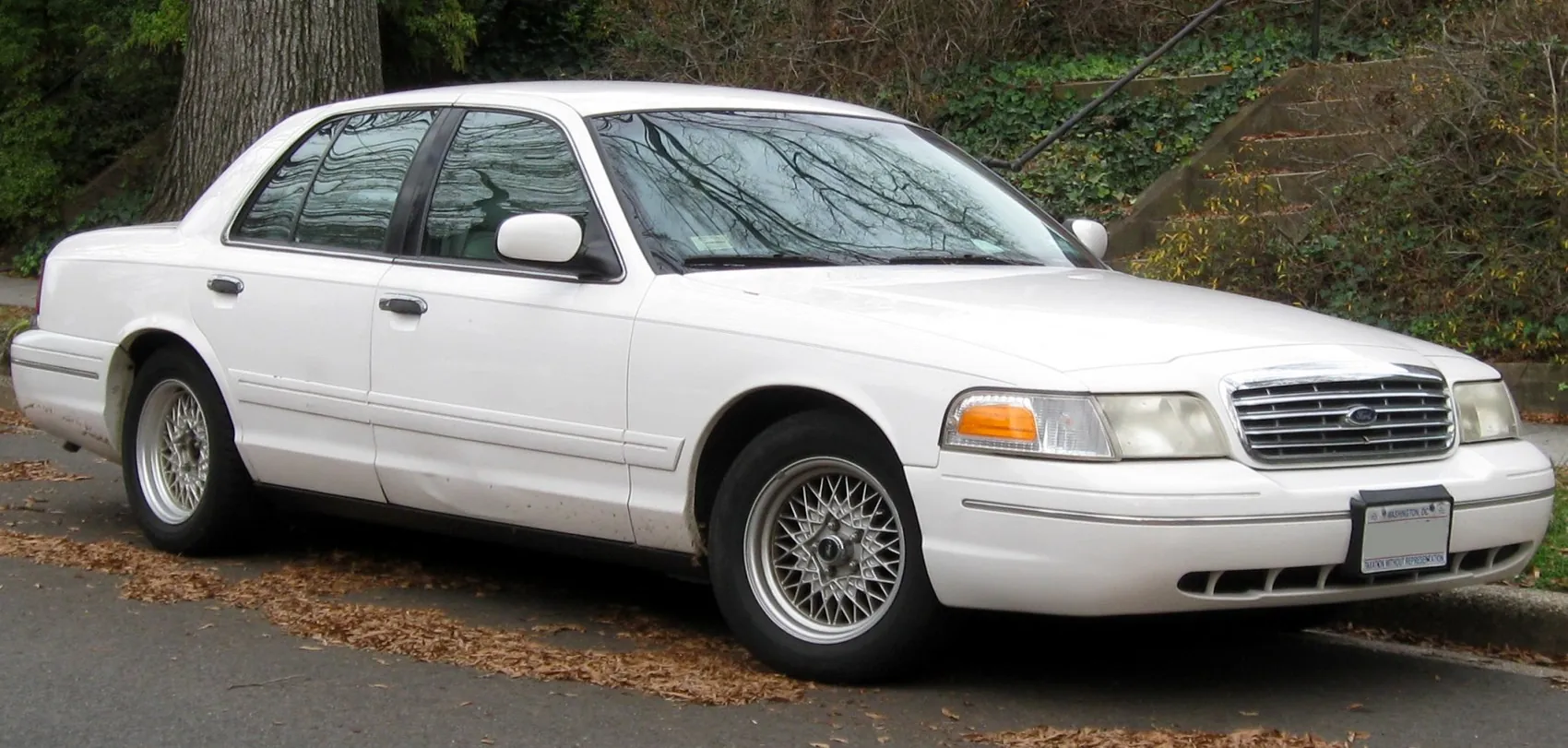 Ford Crown Victoria (P7)