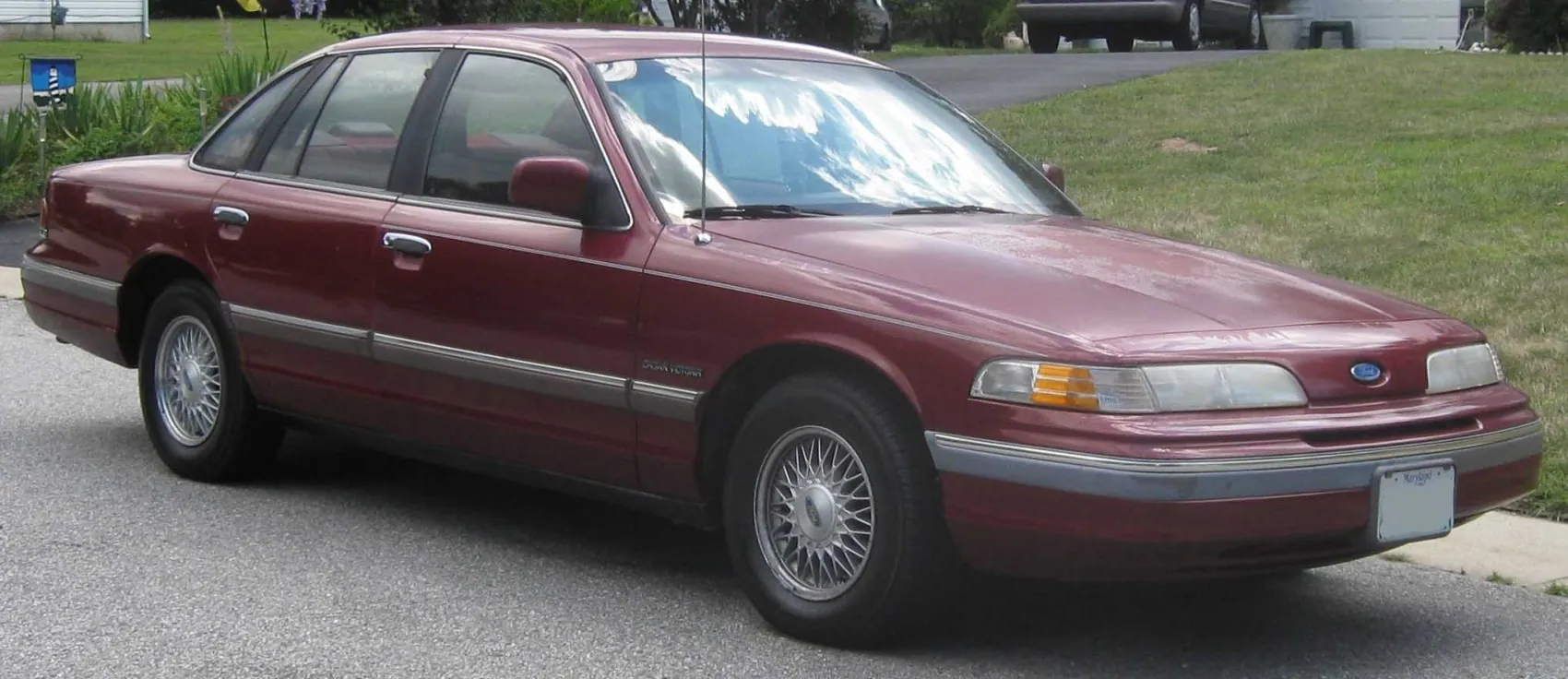 Ford Crown Victoria II