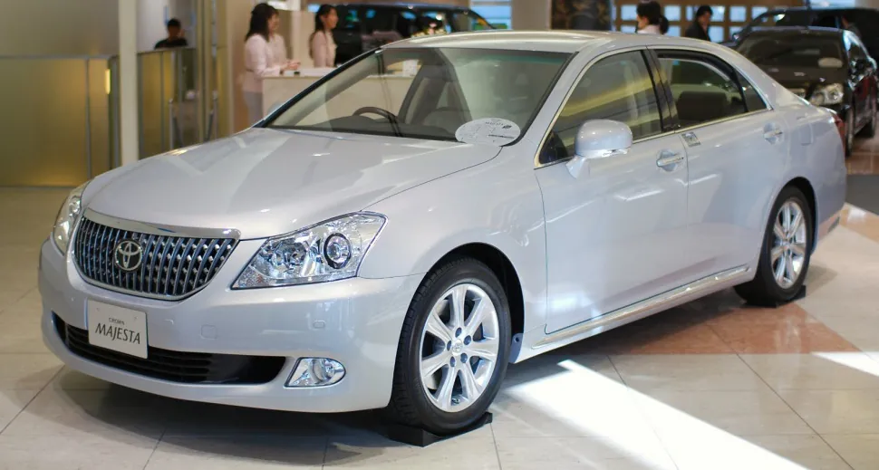 Toyota Crown Majesta V (S200)