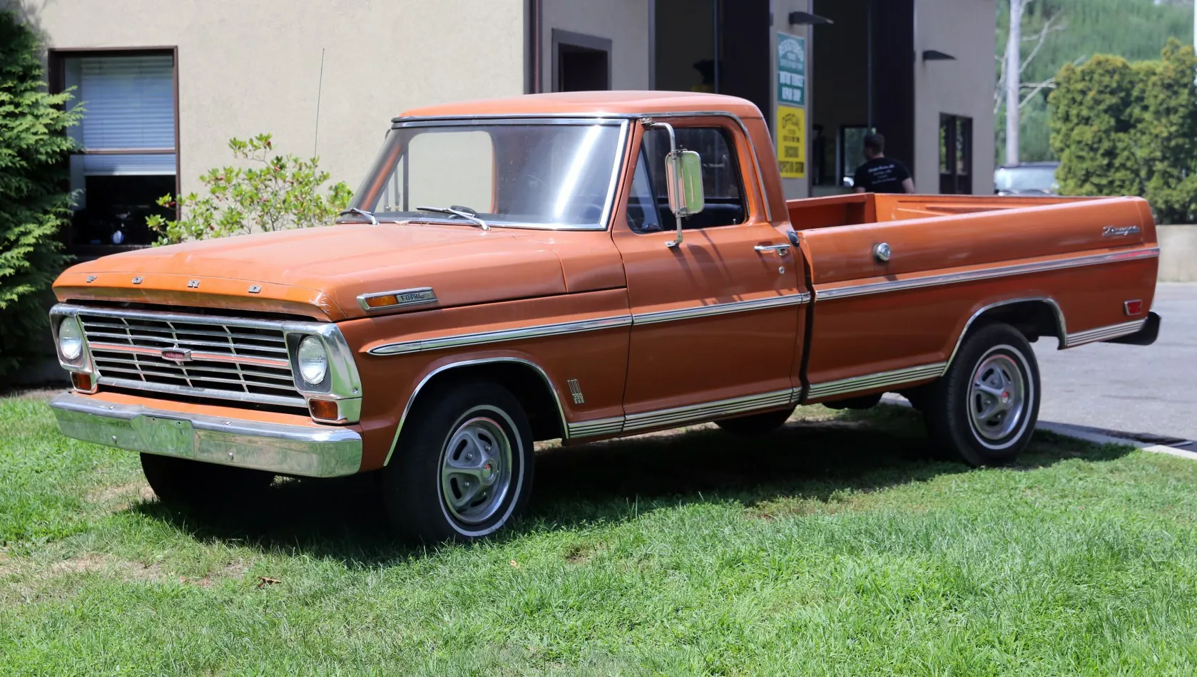 Ford F-Series F-100 V