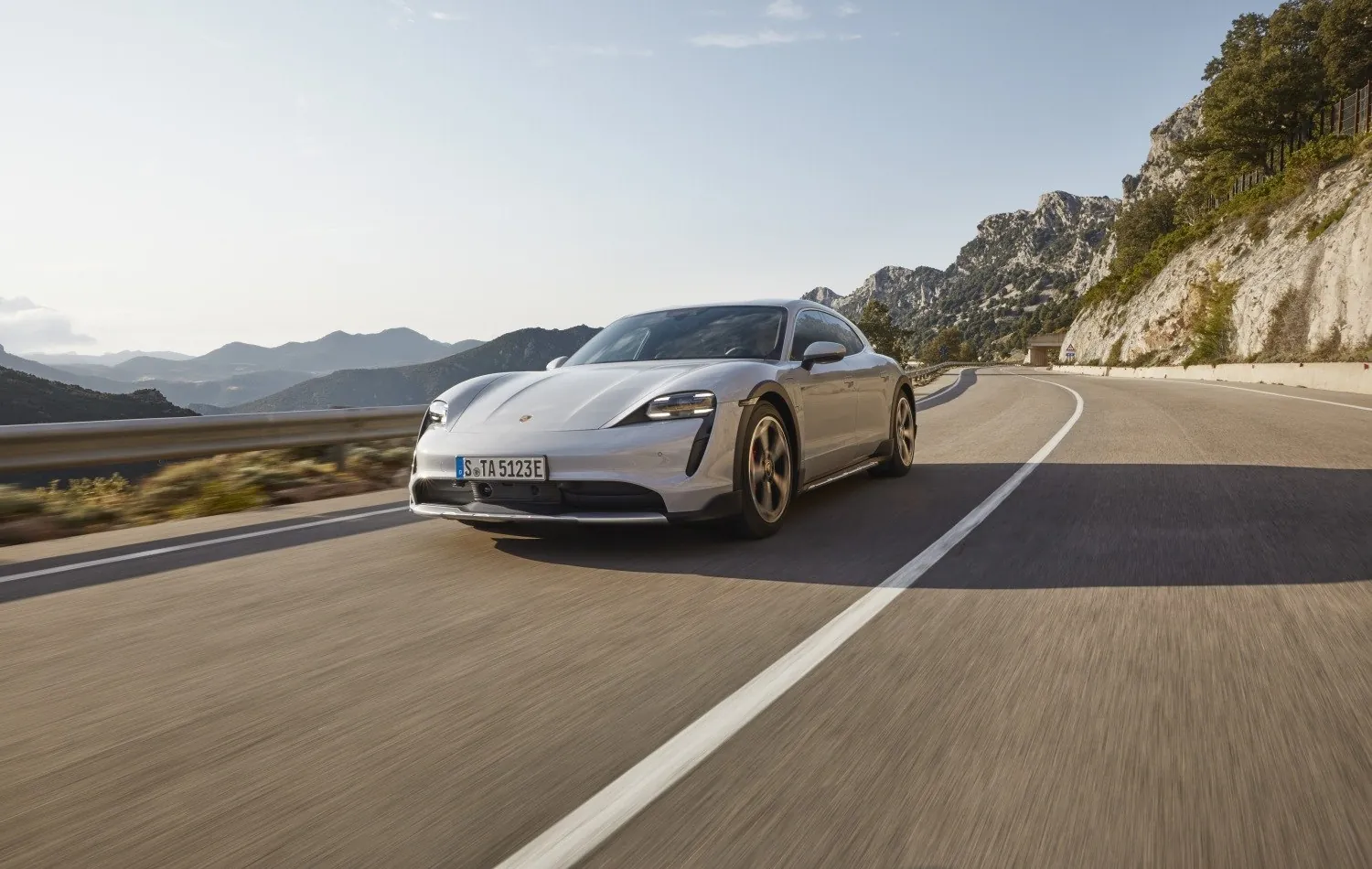 Porsche Taycan Cross Turismo (Y1A)