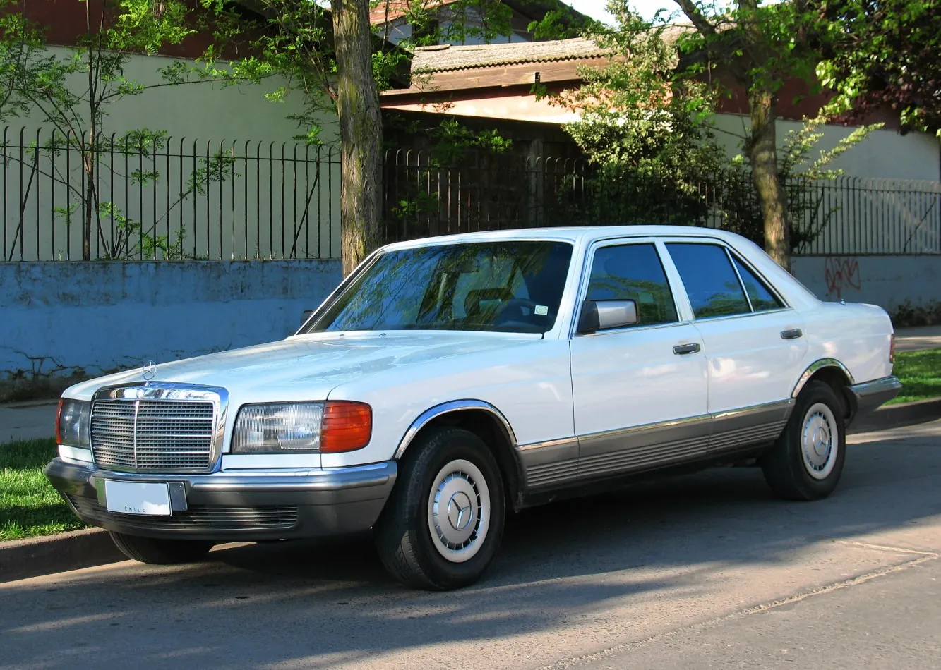 Mercedes-Benz S-class SE (W126)
