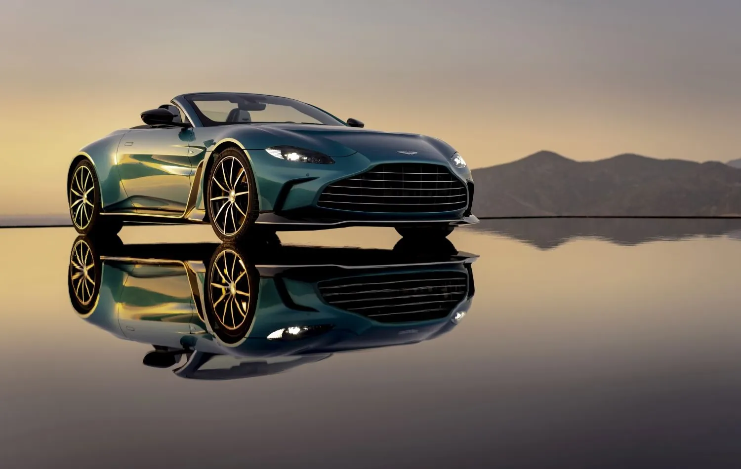 Aston Martin V12 Vantage Roadster