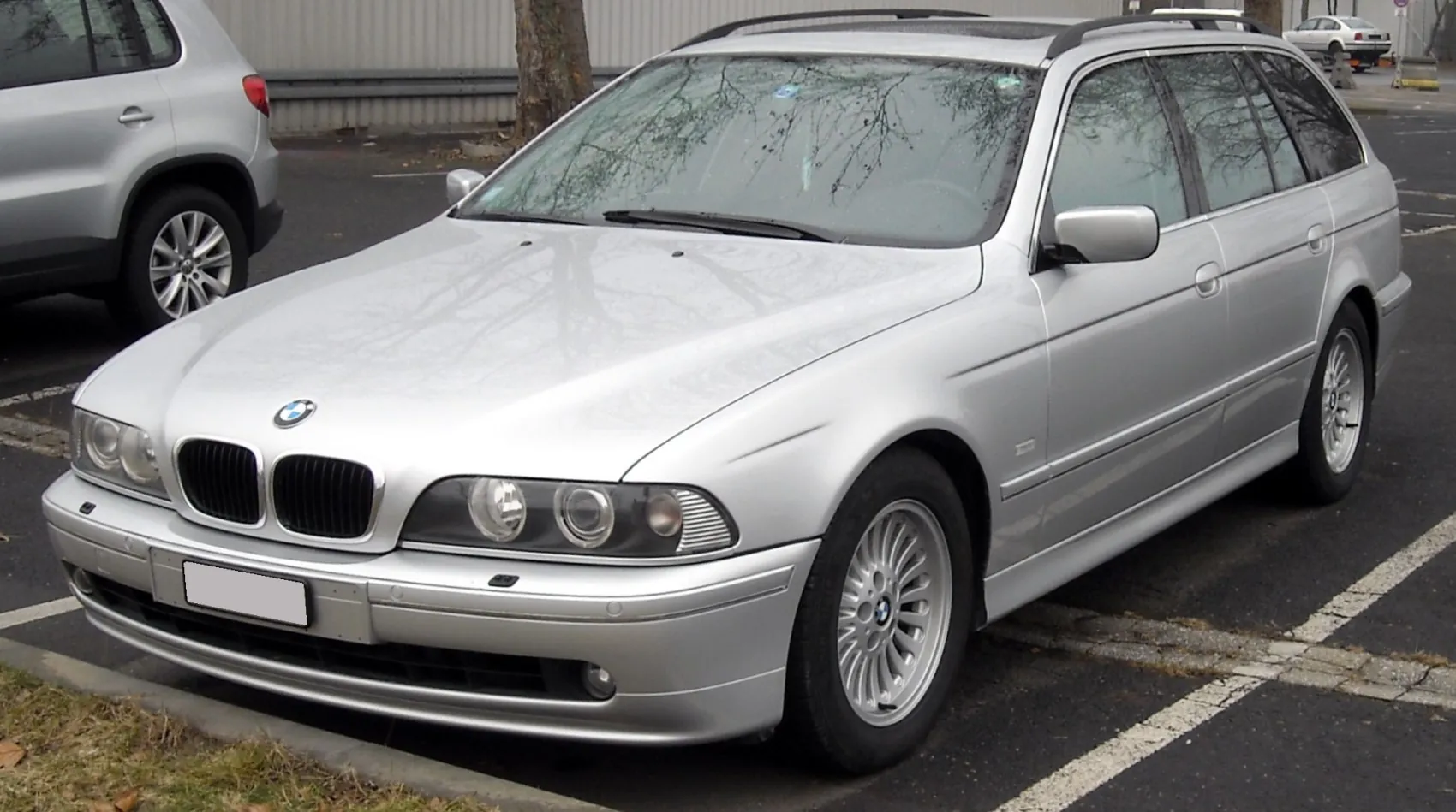 BMW 5 Series Touring (E39, Facelift 2000)