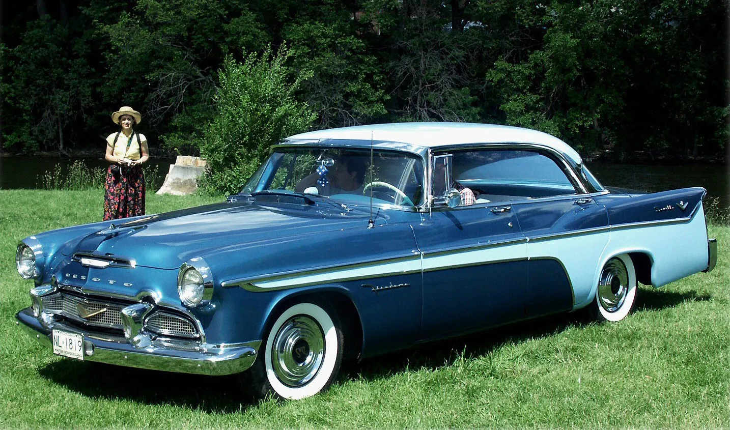 DeSoto Firedome II Four-Door Sportsman (facelift 1956)